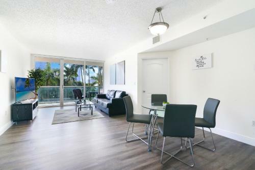 Hotel 1, 2 And 3 Bedroom Ocean Condos With Balcony