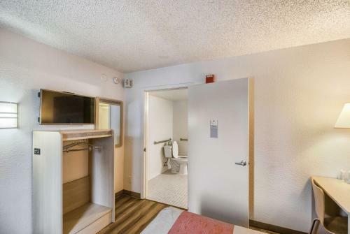 Hotel Motel 6 Everett South