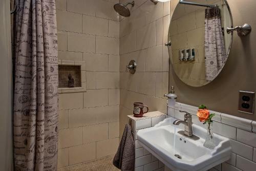 Gibson Mansion Bed And Breakfast