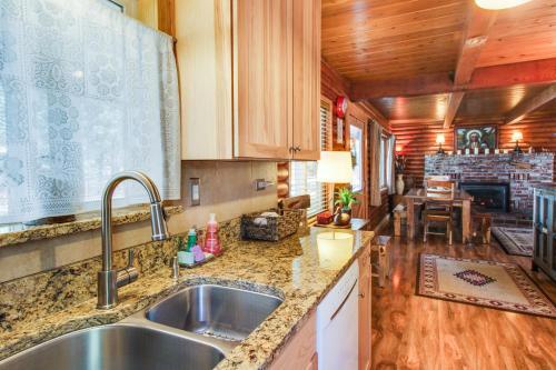 Rustic Tomahawk Cabin
