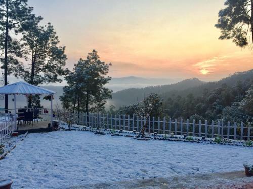 10 Nautical Mile Mountain Cottage