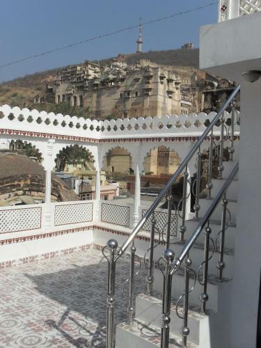 Hotel Haveli Taragarh Palace