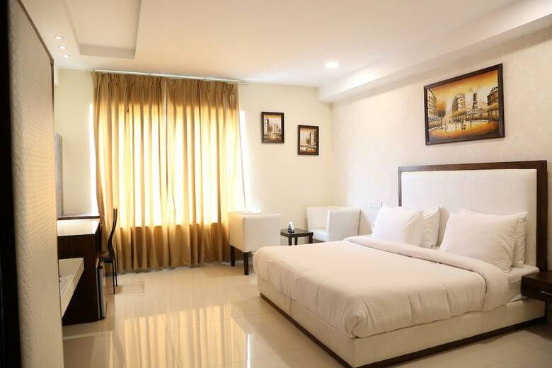 Kingdom Hotel