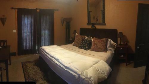 Posada The Whitmore Inn