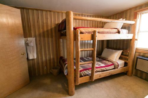 Hotel Silver Fork Lodge & Restaurant