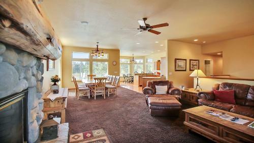 Belknap 5 Five-bedroom Home
