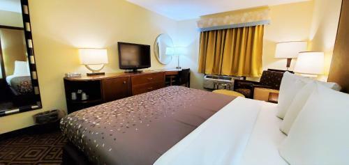 Motel Travel Inn And Suites