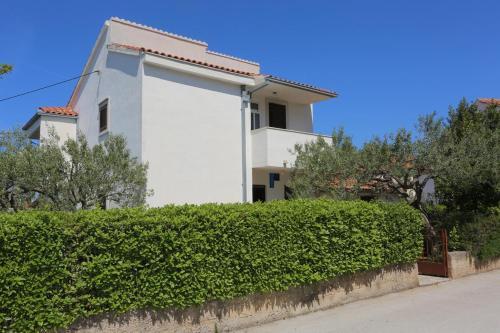 Apartments With A Parking Space Supetar, Brac - 2903