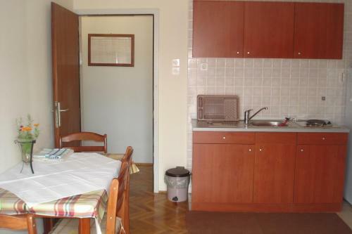 Apartments In Porat/insel Krk 13155