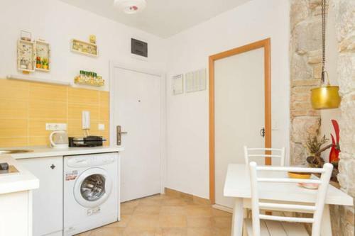Apartment Happy