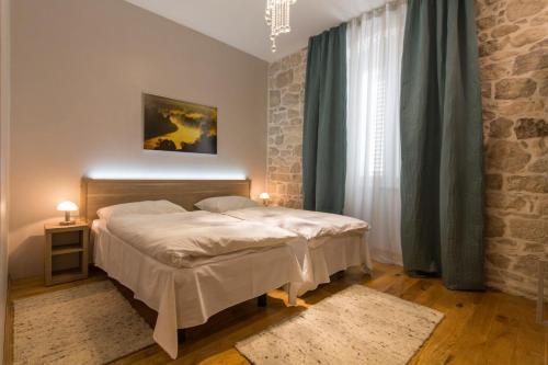 Apartamentos Tifani Luxury Rooms 2