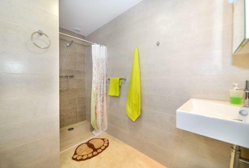 Punta Prima Apartment Sleeps 5 Pool Air Con Wifi