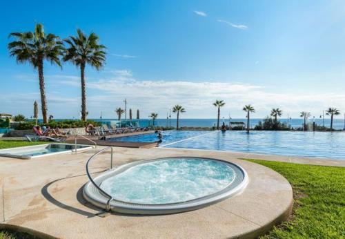 Punta Prima Apartment Sleeps 4 Pool Air Con Wifi
