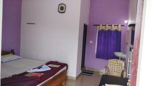 Lodge Sri Sai Suvarna Inn