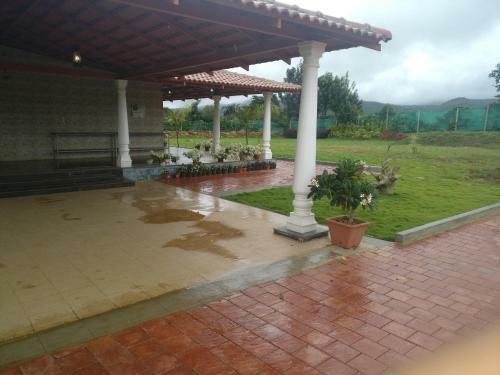 Bougainvillea Homestay