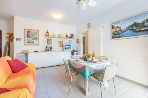 Marina Di Carrara Apartment Sleeps 6