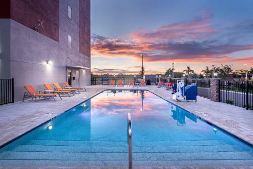 Hotel Holiday Inn Express & Suites - Punta Gorda