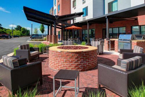 Hotel Towneplace Suites By Marriott Macon Mercer University