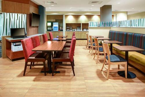 Hotel Towneplace Suites By Marriott Macon Mercer University