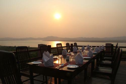 Bagan Hotel River View