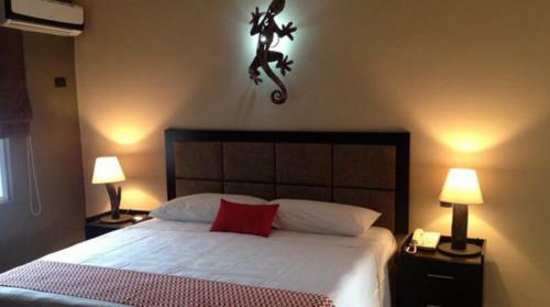 Hotel Ramada By Wyndham Tikal Isla De Flores