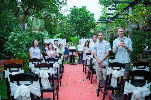 Hotel Reveal Courtyard In Reveal Angkor