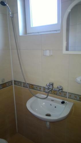 Hostal Dracena Guesthouse