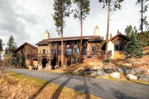Grace Manor