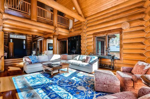Goldenview Lodge