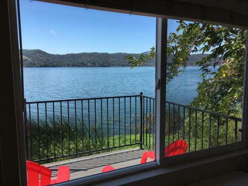 Hotel Clear Lake Cottages & Marina