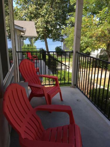 Hotel Clear Lake Cottages & Marina