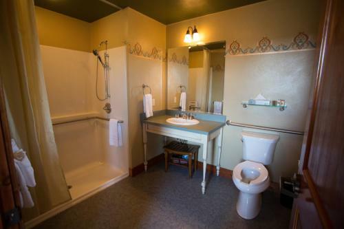 Mcmenamins Gearhart Hotel