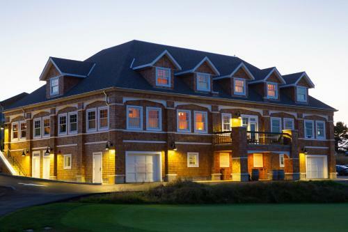 Mcmenamins Gearhart Hotel