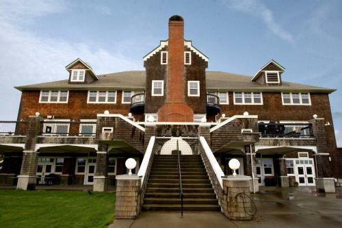 Mcmenamins Gearhart Hotel