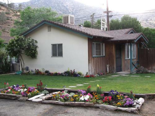 Posada Kern Riverfront Lodge