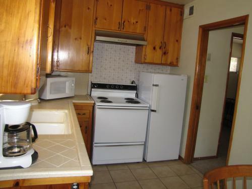 Posada Kern Riverfront Lodge