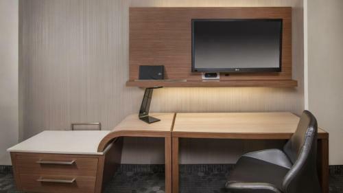 Hotel Courtyard By Marriott Lake Charles