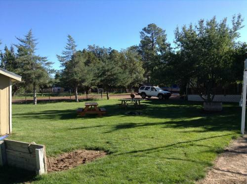 Hotel Rainbows End Resort