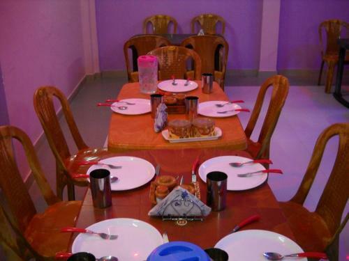 Hotel Tarkeshwarm Hill View Resort