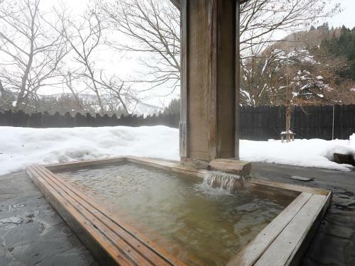 Akita_kamihata-onsen_sawarabi