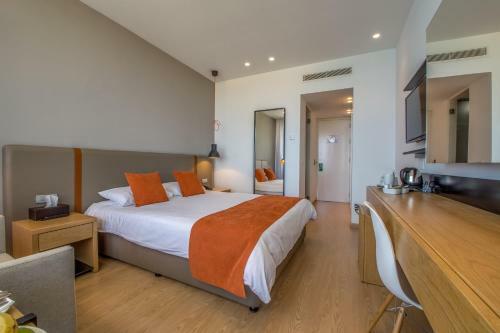 Crystal Springs Beach Hotel