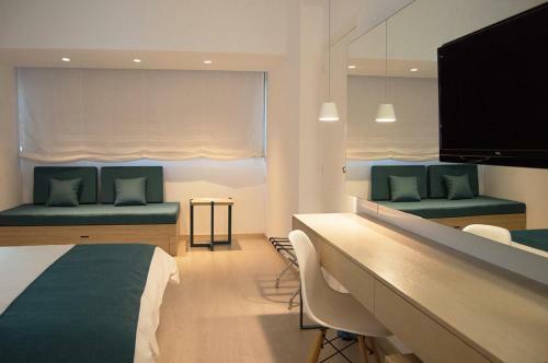 Crystal Springs Beach Hotel