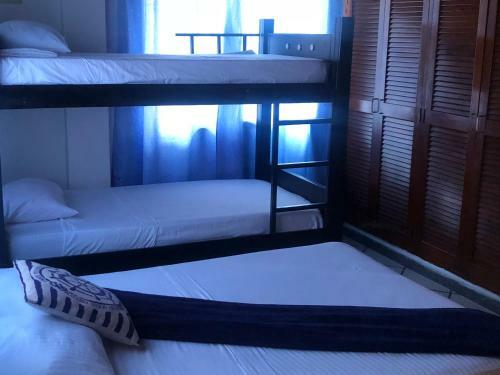 Hostal Posada Almond Bay