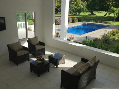Villa Tropical Garden
