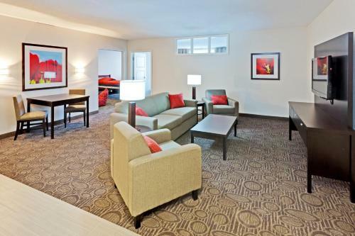Holiday Inn Hotel & Suites Red Deer