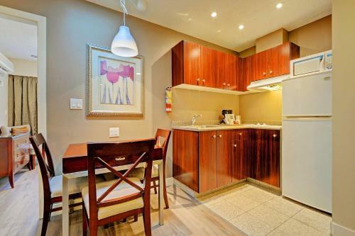 Hotel Red Lion Inn And Suites Victoria