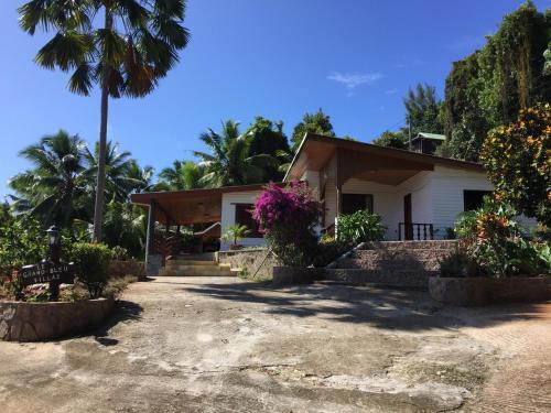 Le Grand Bleu Villas