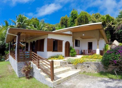 Le Grand Bleu Villas
