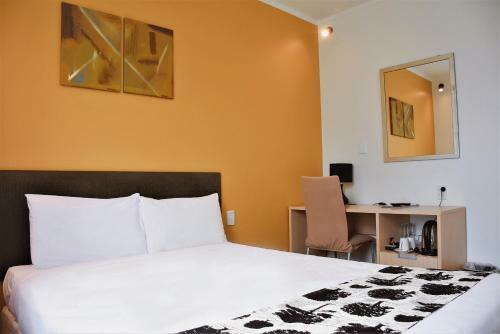 Motel Parnell Pines Hotel