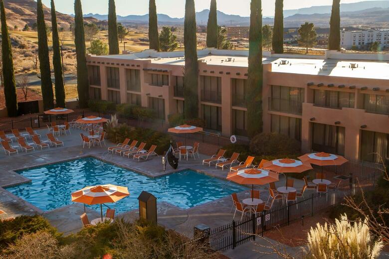 Hotel Courtyard By Marriott At Lake Powell - Page